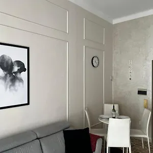 https://two-balcony-central-bari.barihotels.org